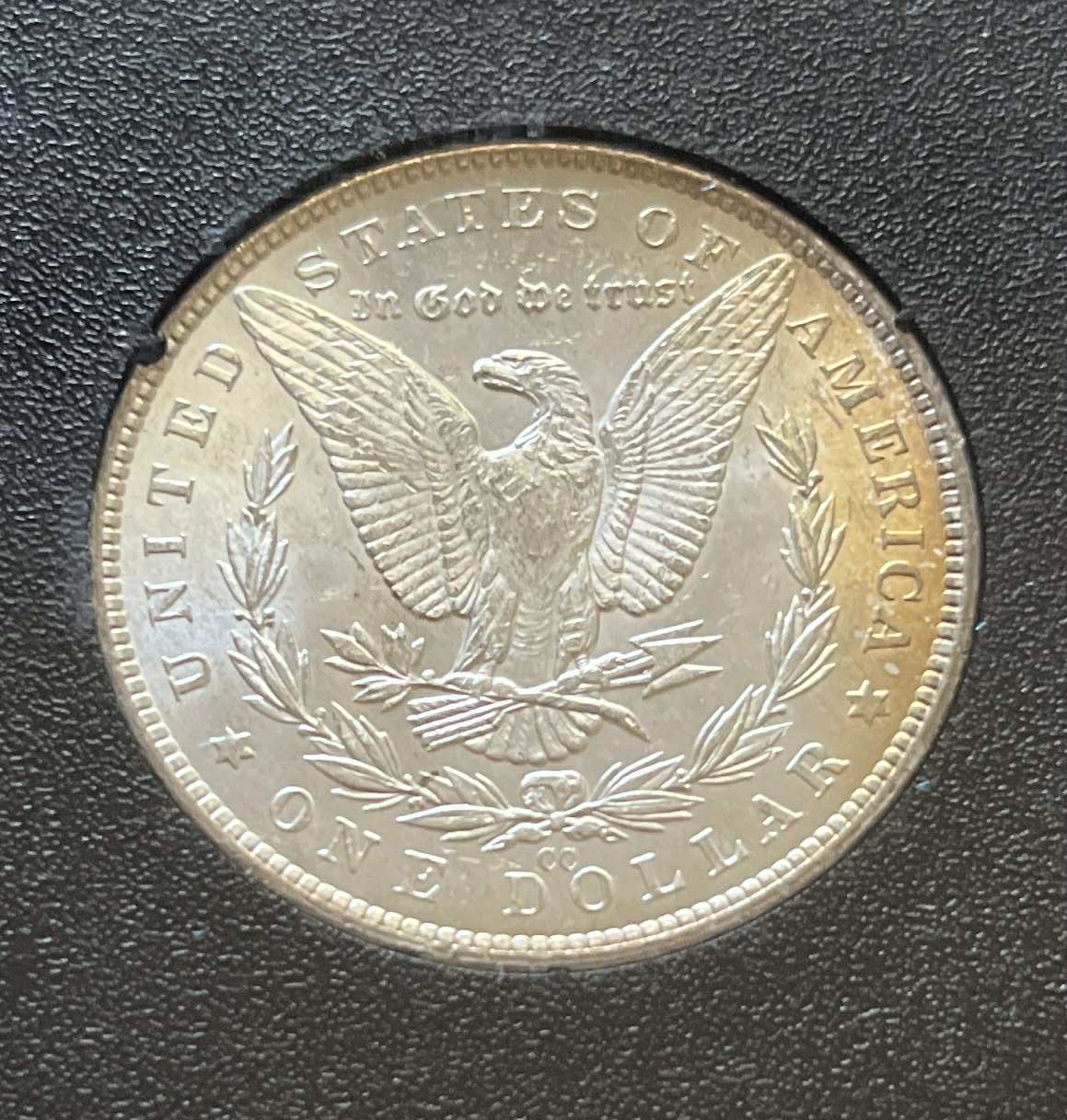 1778b5bc-d645-46f5-a0a1-5c84f77f2124 【希少・政府蔵出し・鑑定済・高グレード】1882年 カーソンシティ モルガンダラー MS65 GSAホード NGC認定 箱・証明書付き - 画像 (5)