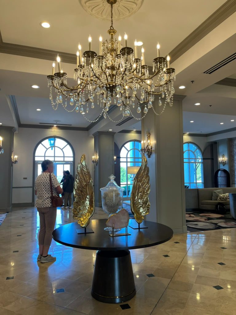 ジョージア州マリエッタのヒルトンホテル、ロビーエリアです