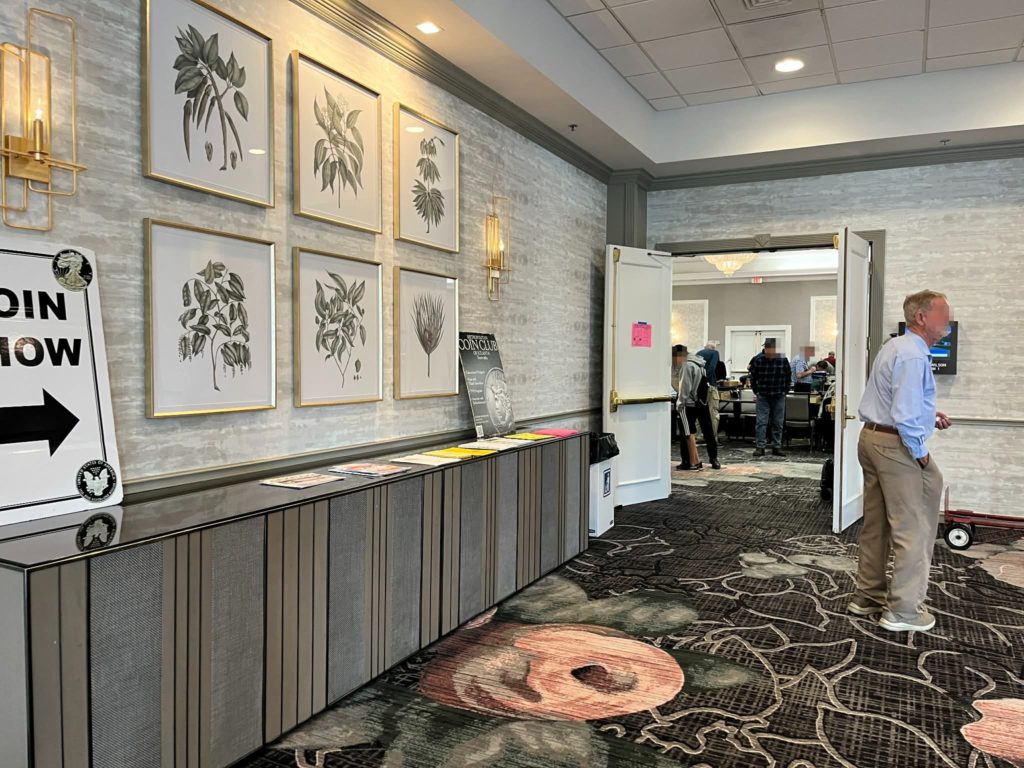 ジョージア州マリエッタのヒルトンで月一開催されているコインショー